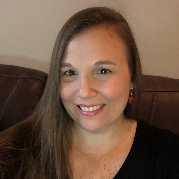 Meet your Posher, Danielle - Picture 1 of 1